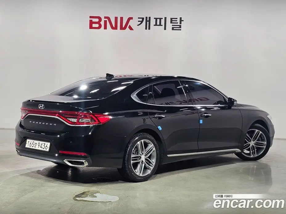 Hyundai Grandeur 2018 2.4 автомат (гидро), фото 5