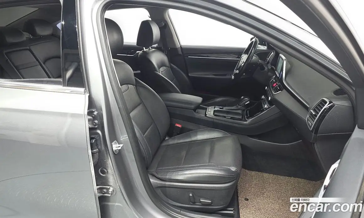 Hyundai Grandeur 2018 2.4 автомат (гидро), фото 16