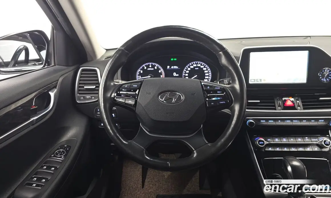 Hyundai Grandeur 2018 2.4 автомат (гидро), фото 18