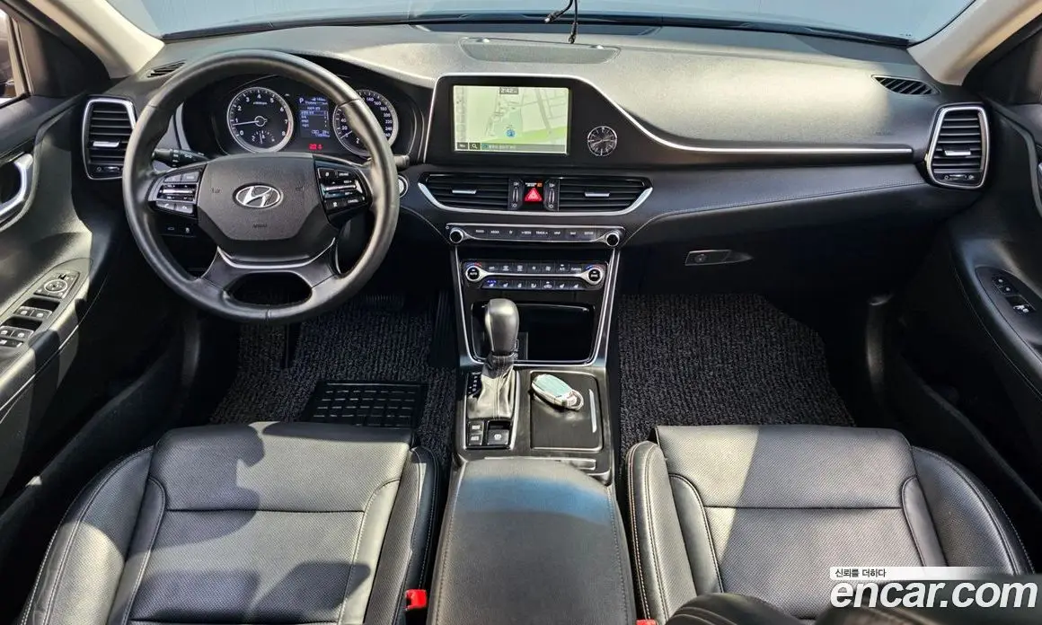 Hyundai Grandeur 2019 2.4 автомат (гидро), фото 10
