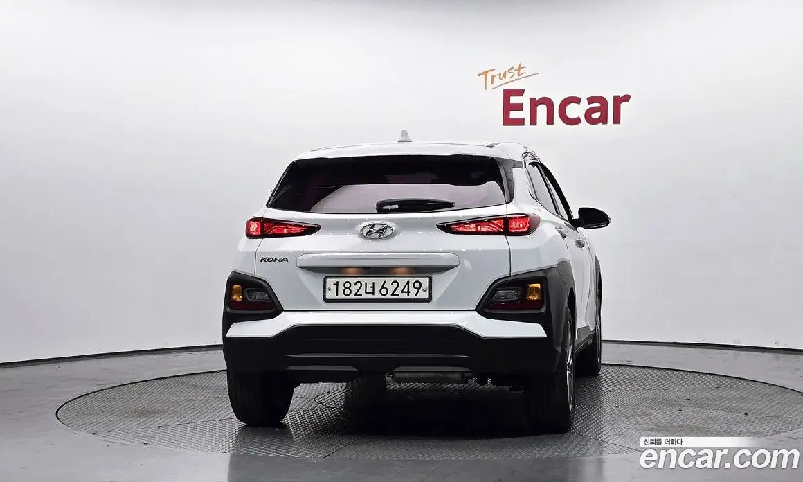 Hyundai Kona 2019 1.6 автомат (гидро), фото 4