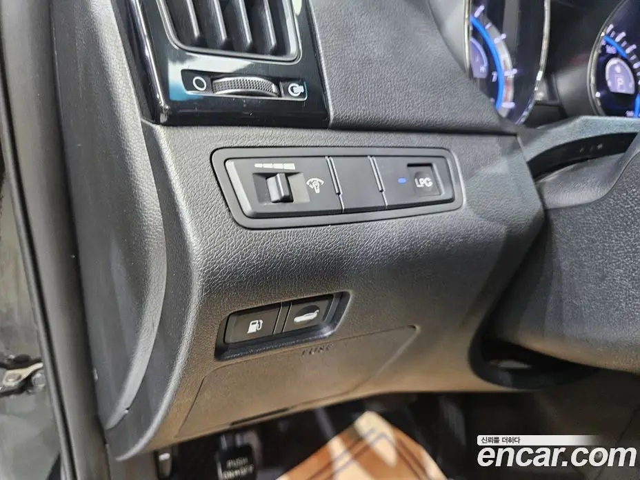 Hyundai Sonata 2011 2.0 автомат (гидро), фото 14