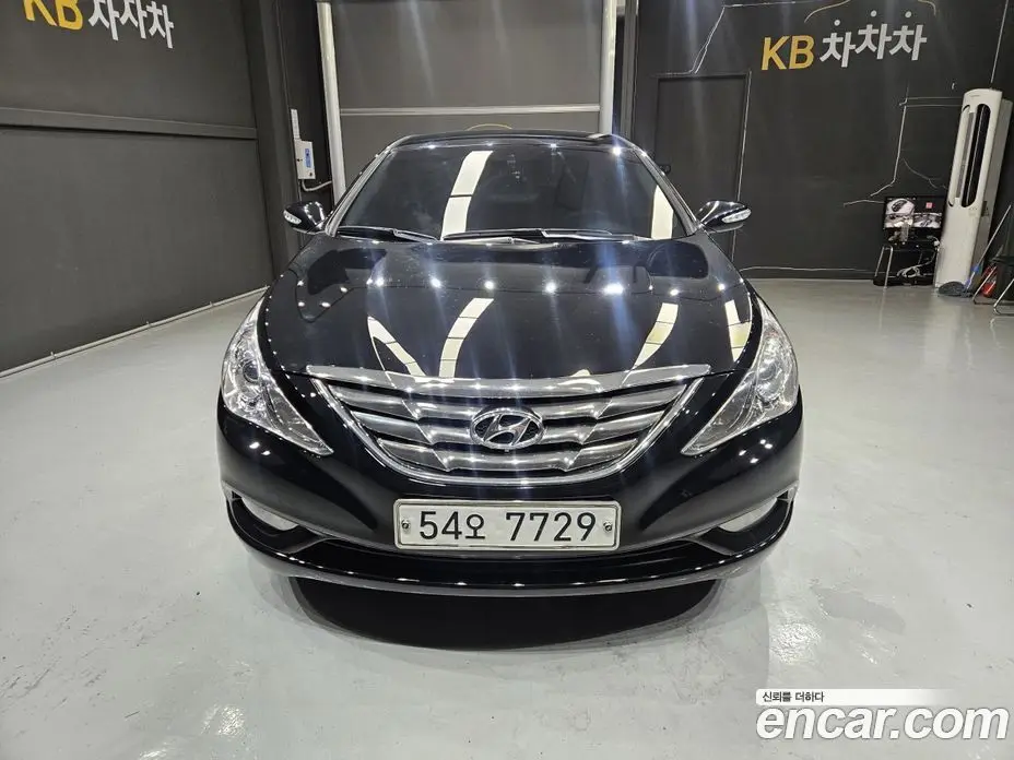 Hyundai Sonata 2011 2.0 автомат (гидро), фото 3