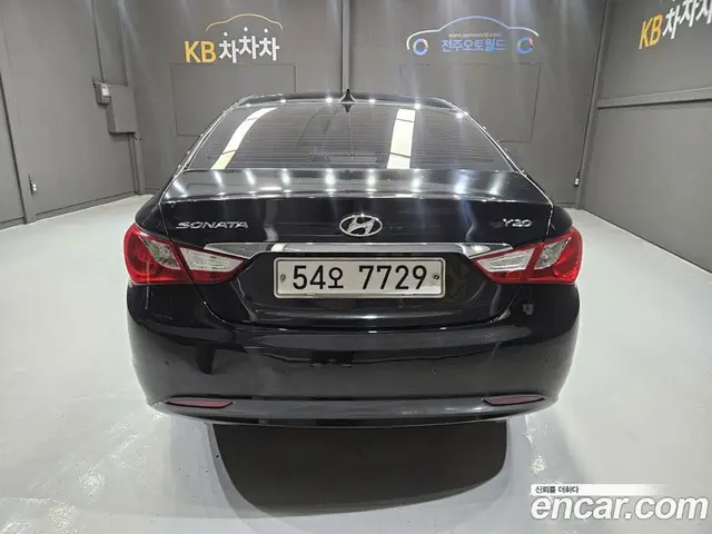 Hyundai Sonata 2011 2.0 автомат (гидро), миниатюра 4