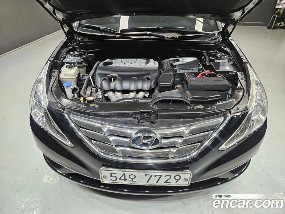 Hyundai Sonata 2011 2.0 автомат (гидро), фото 6