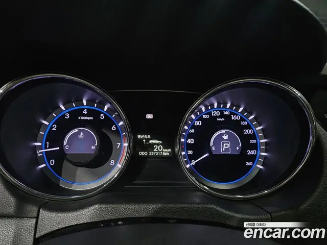 Hyundai Sonata 2011 2.0 автомат (гидро), миниатюра 8