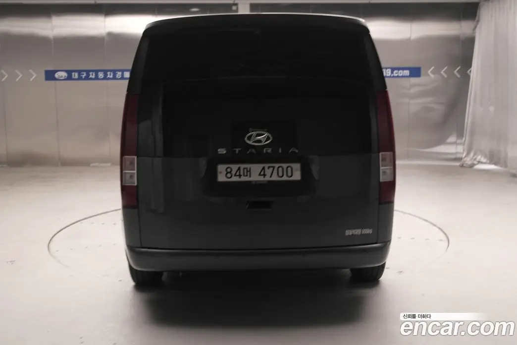 Hyundai Staria 2021 2.2 автомат (гидро), фото 4