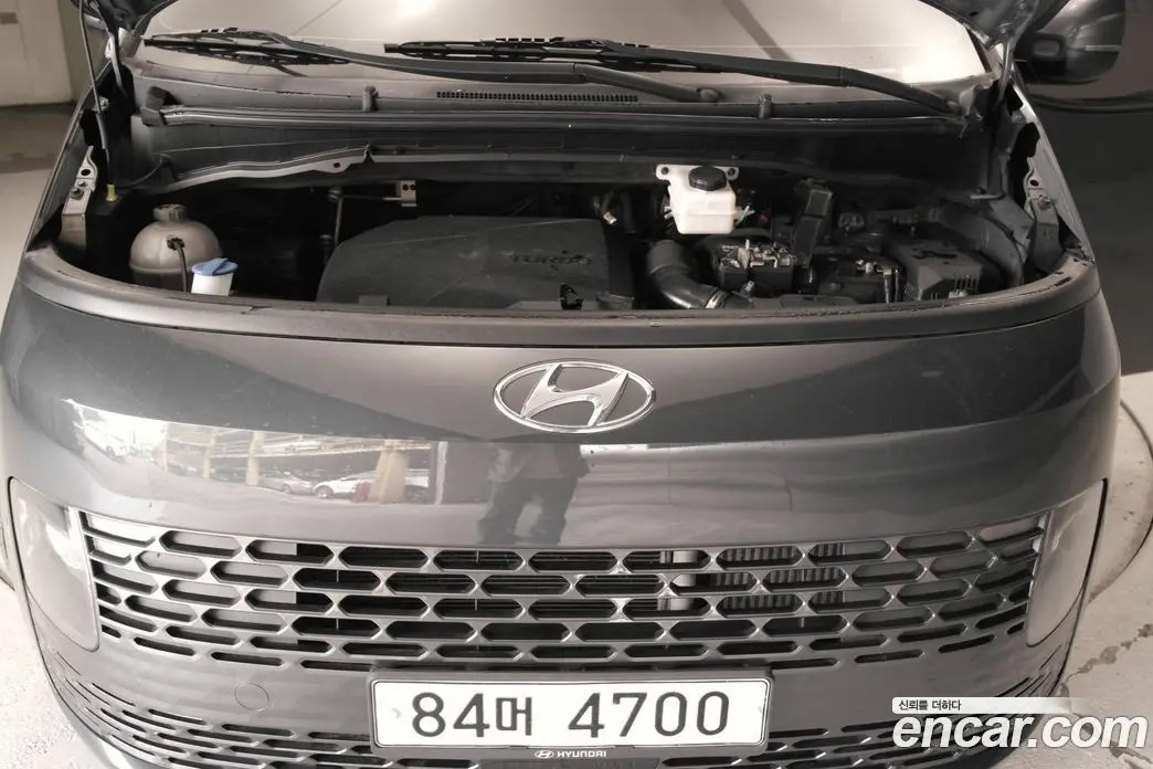 Hyundai Staria 2021 2.2 автомат (гидро), фото 6