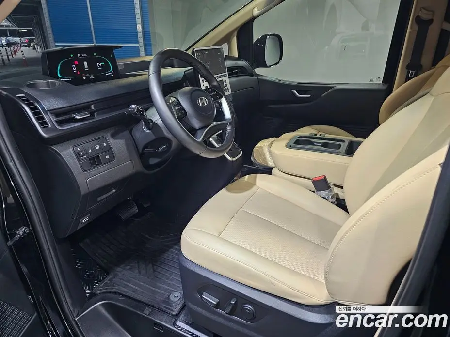 Hyundai Staria 2024 1.6 автомат (гидро), фото 8