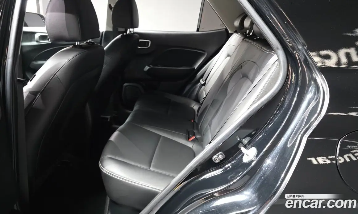 Hyundai Venue 2021 1.6 автомат (гидро), фото 16
