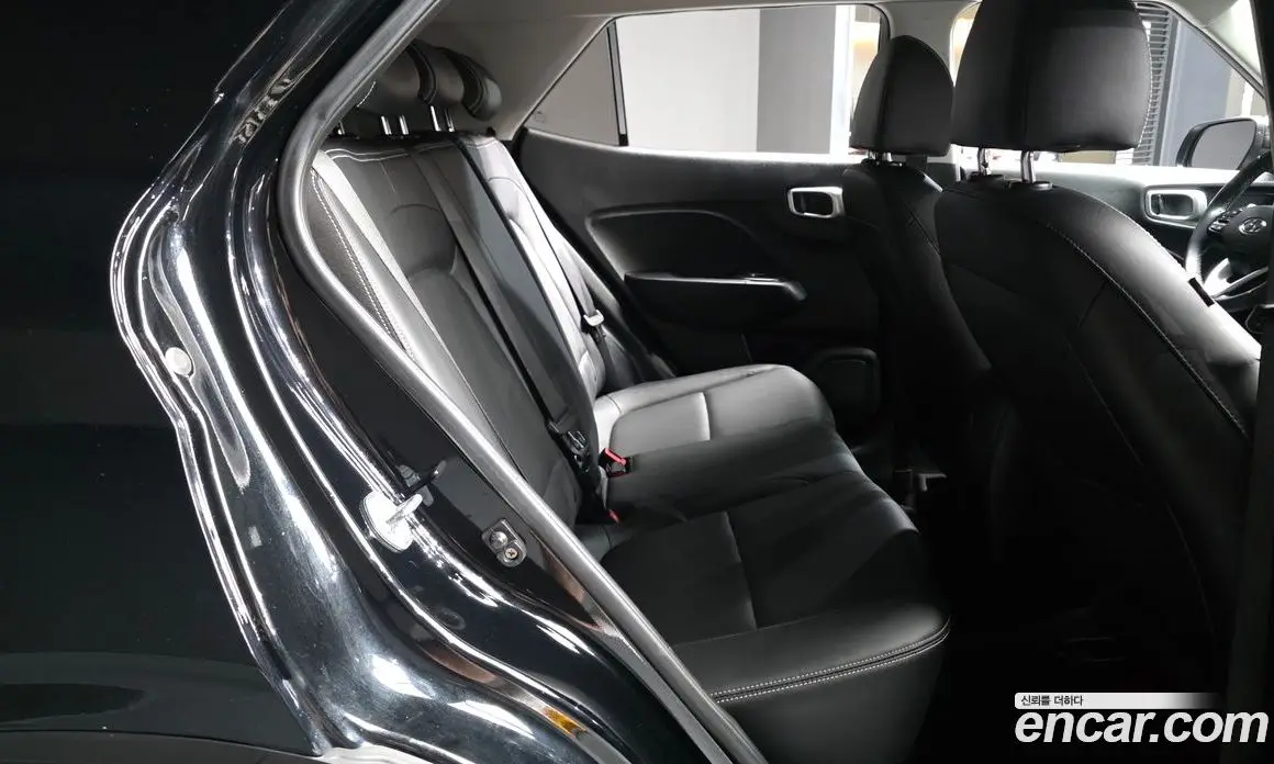 Hyundai Venue 2021 1.6 автомат (гидро), фото 18