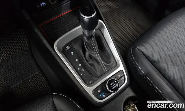 Hyundai Venue 2021 1.6 автомат (гидро), миниатюра 12