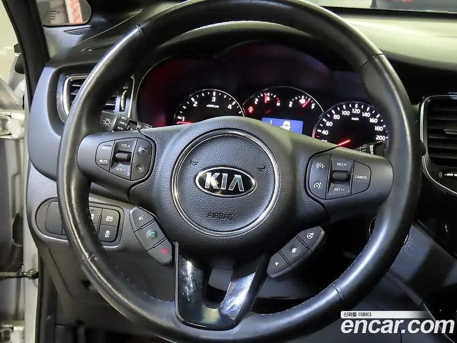 Kia Carens 2014 1.7 автомат (гидро), фото 8