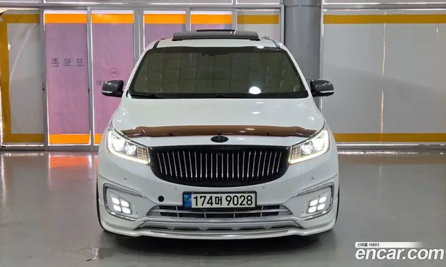 Kia Carnival 2015 2.2 автомат (гидро), миниатюра 2