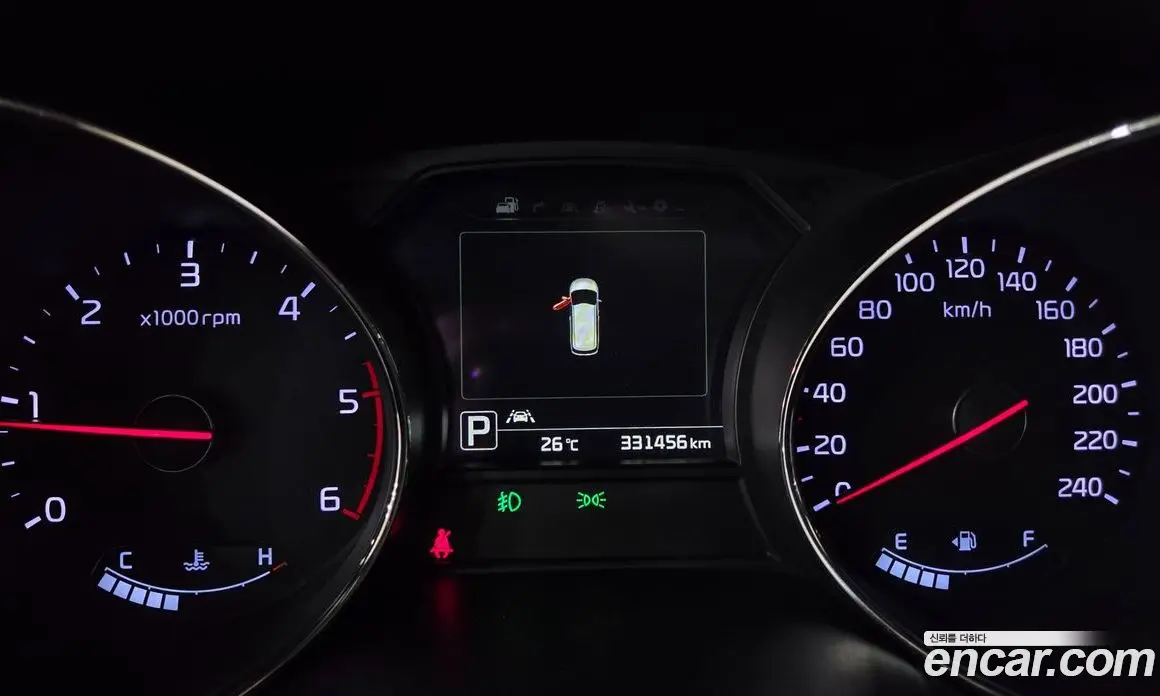 Kia Carnival 2015 2.2 автомат (гидро), фото 14