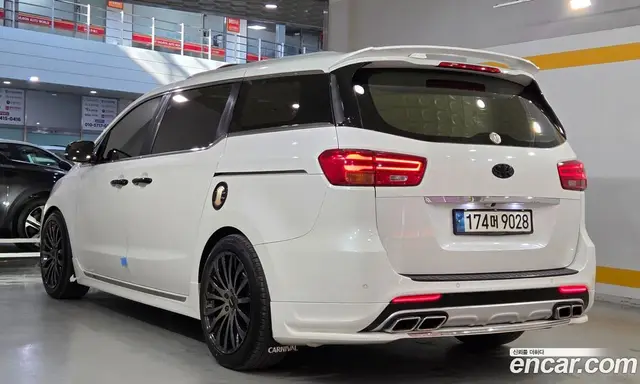 Kia Carnival 2015 2.2 автомат (гидро), миниатюра 6