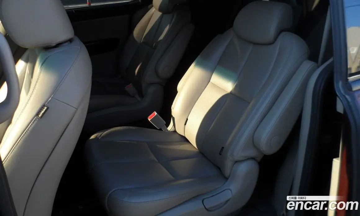 Kia Carnival 2016 3.3 автомат (гидро), фото 13 Kia Carnival 2016 3.3 автомат (гидро), фото 13