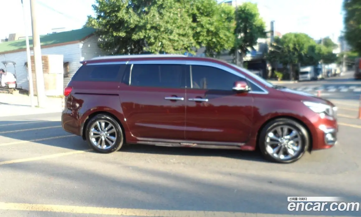 Kia Carnival 2016 3.3 автомат (гидро), фото 3 Kia Carnival 2016 3.3 автомат (гидро), фото 3