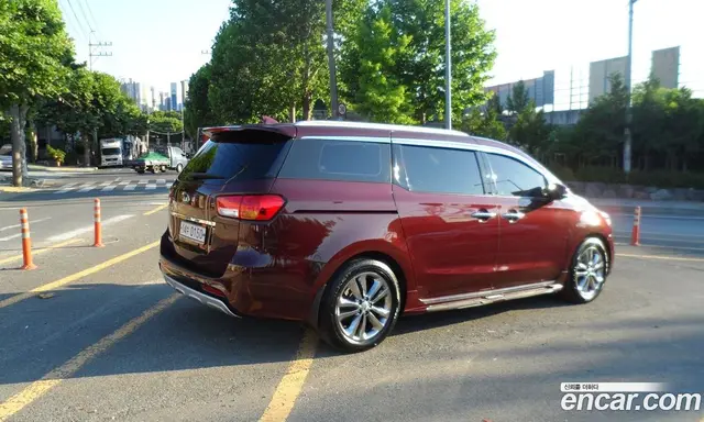 Kia Carnival 2016 3.3 автомат (гидро), миниатюра 4 Kia Carnival 2016 3.3 автомат (гидро), миниатюра 4