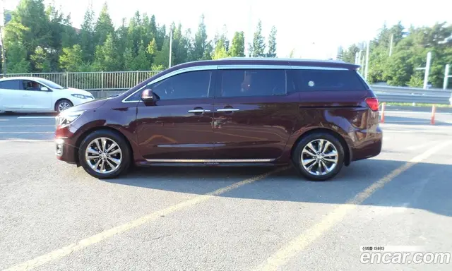 Kia Carnival 2016 3.3 автомат (гидро), миниатюра 7 Kia Carnival 2016 3.3 автомат (гидро), миниатюра 7