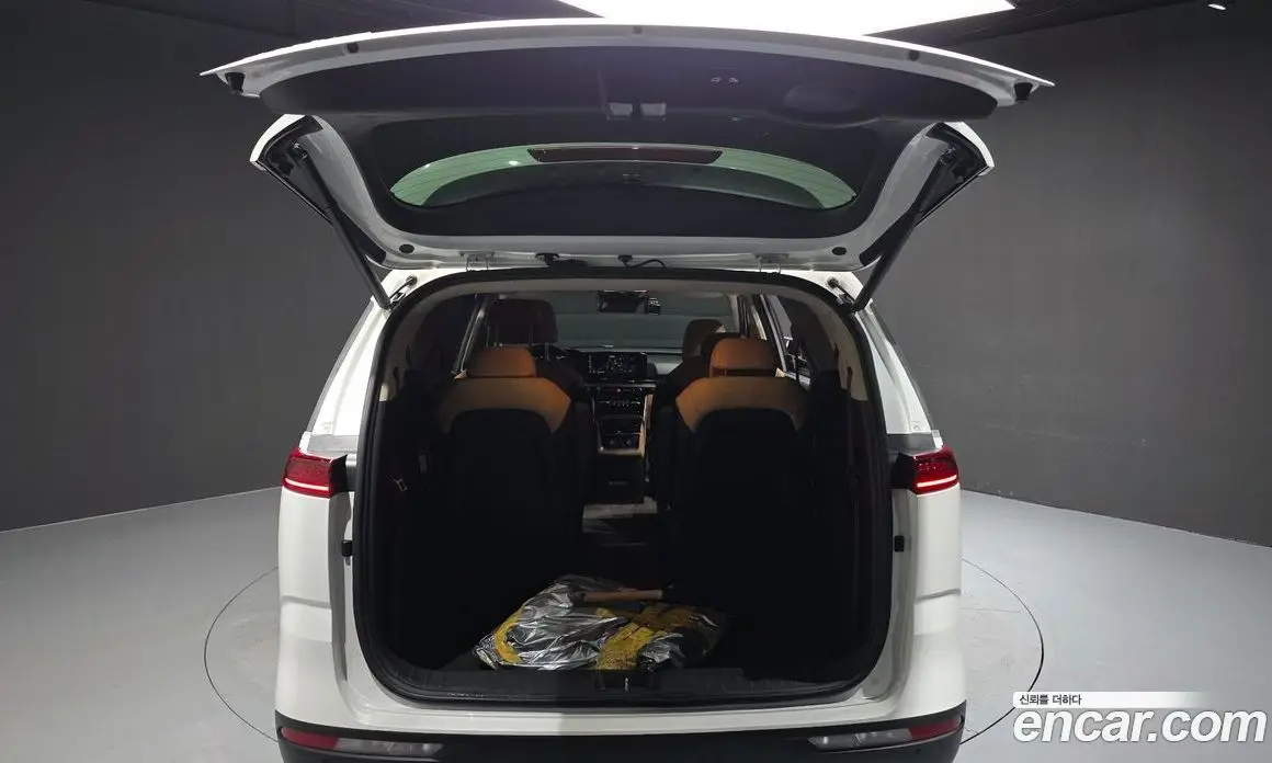 Kia Carnival 2022 2.2 автомат (гидро), фото 20 Kia Carnival 2022 2.2 автомат (гидро), фото 20