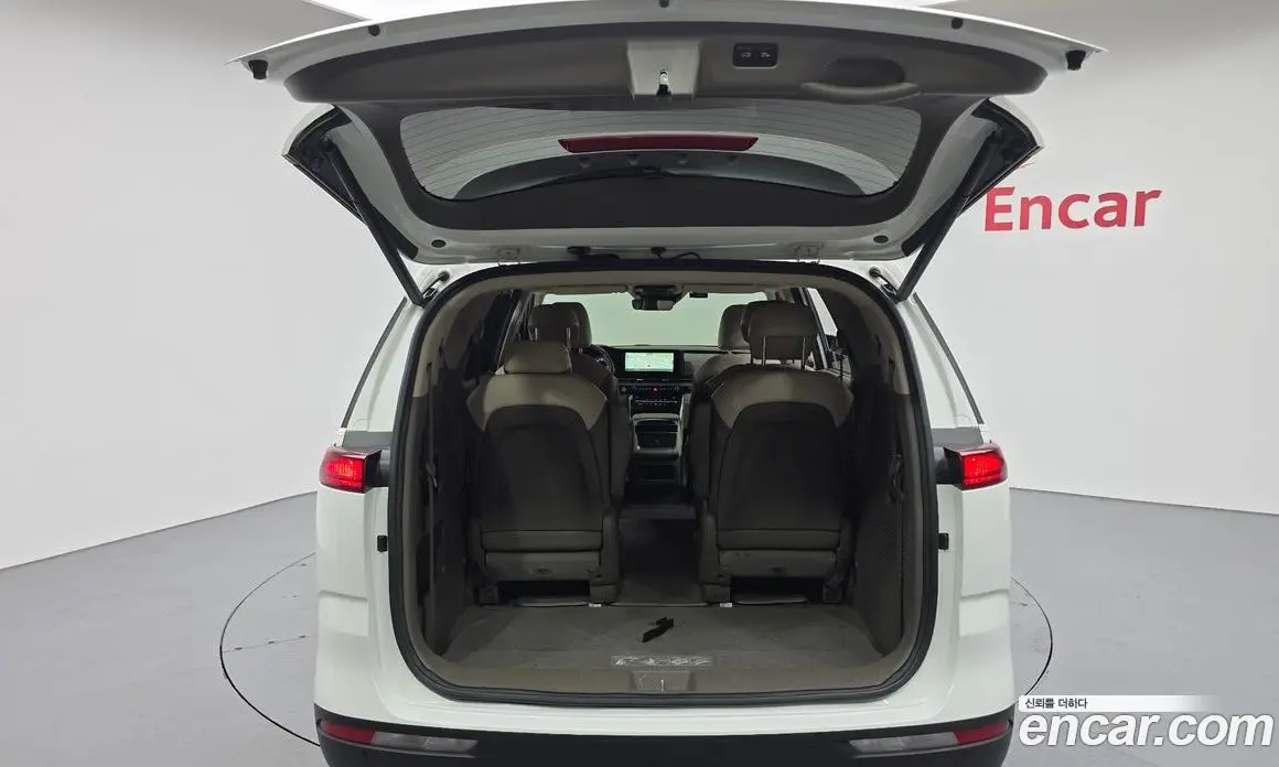 Kia Carnival 2023 2.2 автомат (гидро), фото 20 Kia Carnival 2023 2.2 автомат (гидро), фото 20