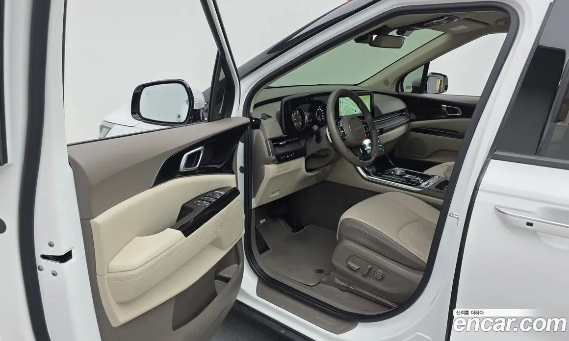 Kia Carnival 2023 2.2 автомат (гидро), фото 10 Kia Carnival 2023 2.2 автомат (гидро), фото 10