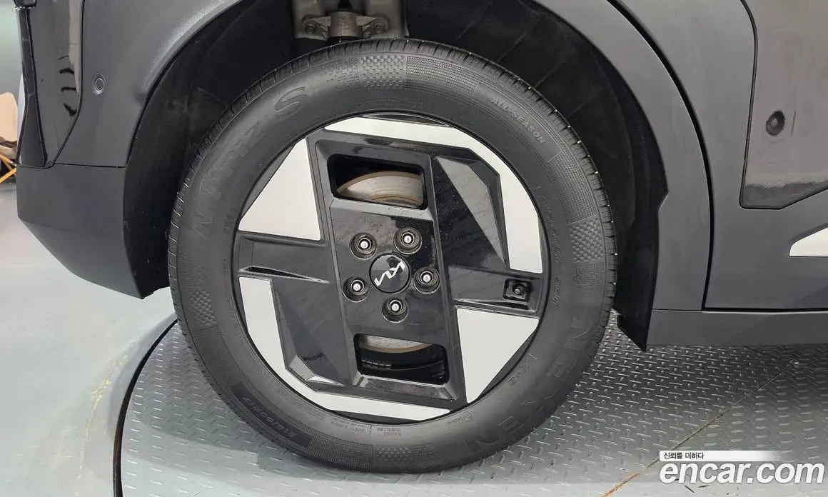 Kia EV3 2024 0.2 автомат (гидро), фото 7 Kia EV3 2024 0.2 автомат (гидро), фото 7
