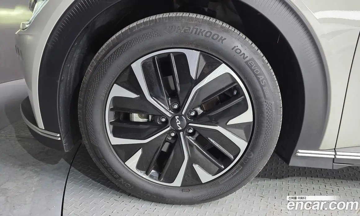 Kia EV6 2021 0.1 автомат (гидро), фото 5 Kia EV6 2021 0.1 автомат (гидро), фото 5