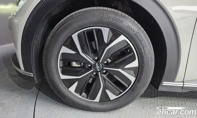Kia EV6 2021 0.1 автомат (гидро), миниатюра 5 Kia EV6 2021 0.1 автомат (гидро), миниатюра 5