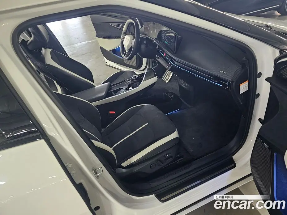 Kia EV6 2024 0.1 автомат (гидро), фото 10
