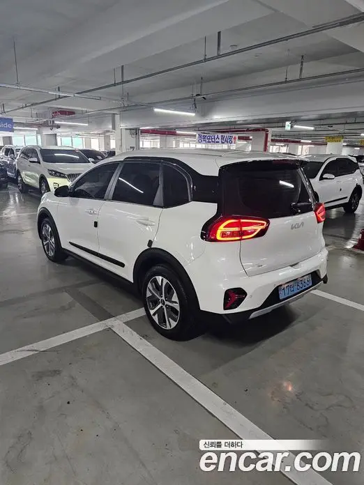 Kia Niro 2022 0.1 автомат (гидро), миниатюра 2