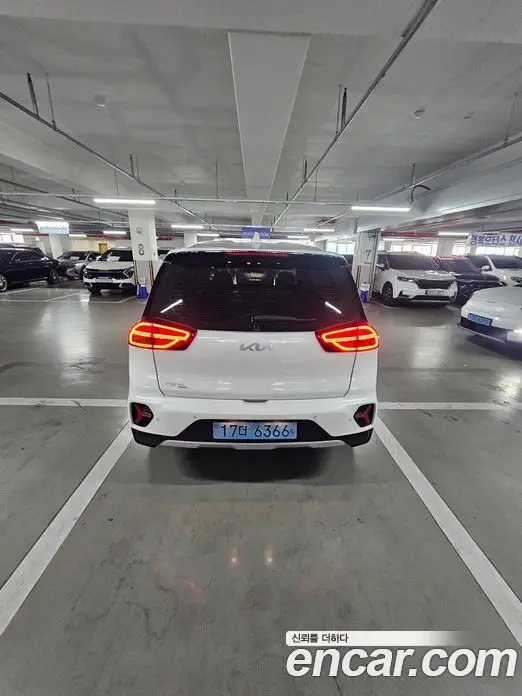 Kia Niro 2022 0.1 автомат (гидро), миниатюра 3