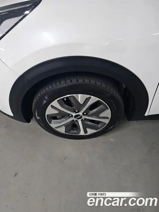 Kia Niro 2022 0.1 автомат (гидро), миниатюра 7