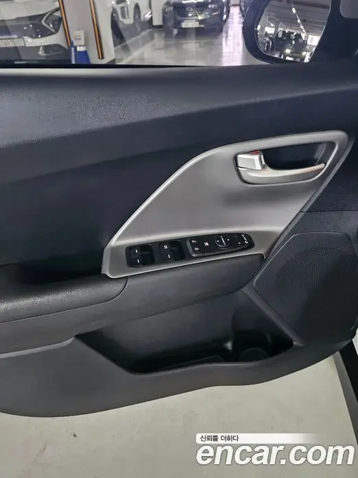 Kia Niro 2022 0.1 автомат (гидро), миниатюра 10