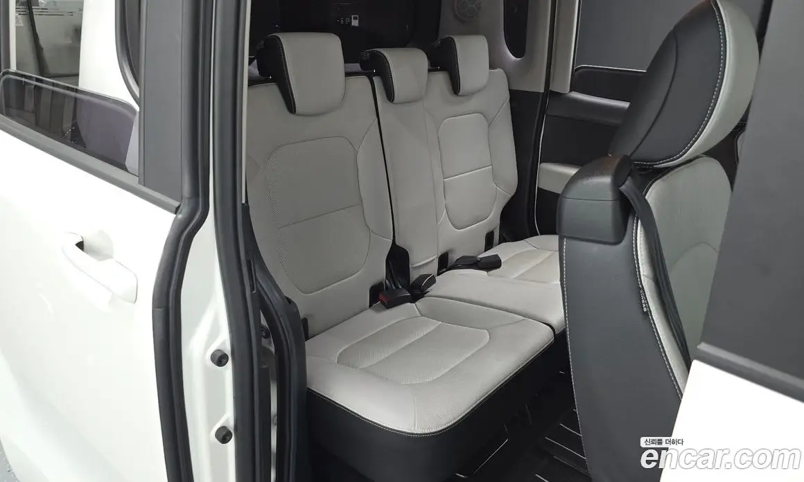 Kia Ray 2023 1.0 автомат (гидро), фото 17