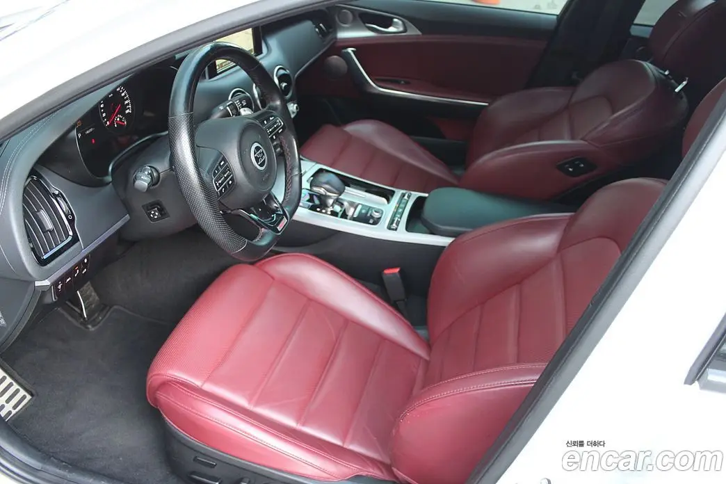 Kia Stinger 2017 3.3 автомат (гидро), фото 14