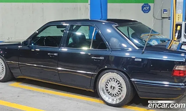 Mercedes-Benz E-Class 1995 2.2 автомат (гидро), миниатюра 2 Mercedes-Benz E-Class 1995 2.2 автомат (гидро), миниатюра 2