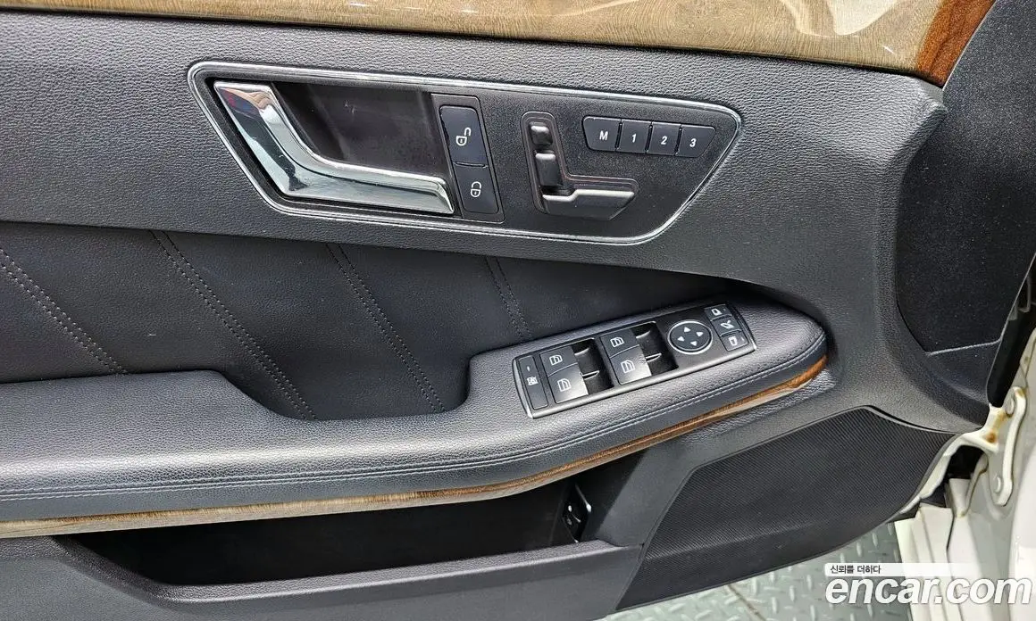Mercedes-Benz E-Class 2011 3.5 автомат (гидро), фото 16