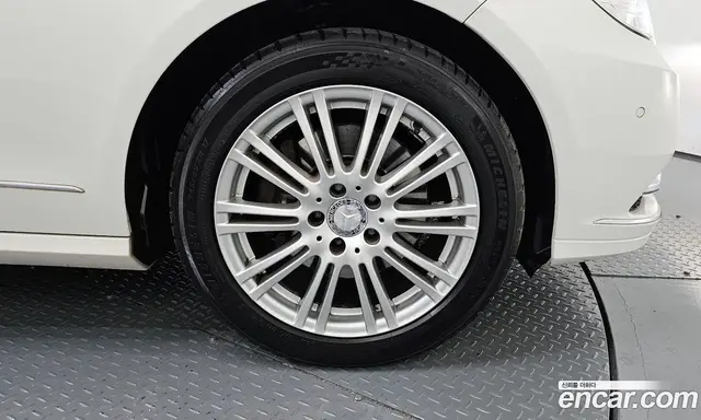 Mercedes-Benz E-Class 2011 3.5 автомат (гидро), миниатюра 5