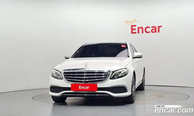 Mercedes-Benz E-Class 2019 2.0 автомат (гидро), миниатюра 3