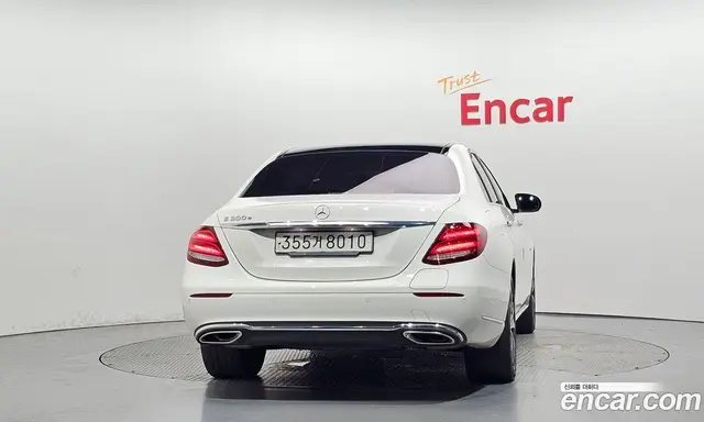 Mercedes-Benz E-Class 2019 2.0 автомат (гидро), миниатюра 4