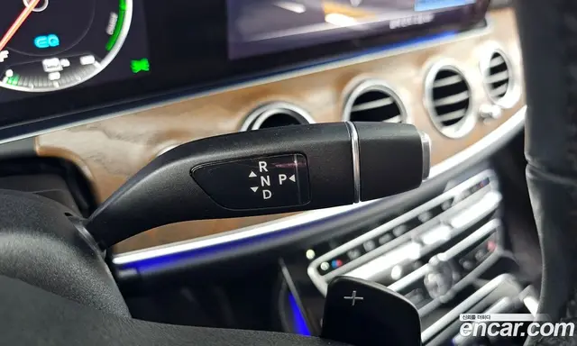 Mercedes-Benz E-Class 2019 2.0 автомат (гидро), миниатюра 9