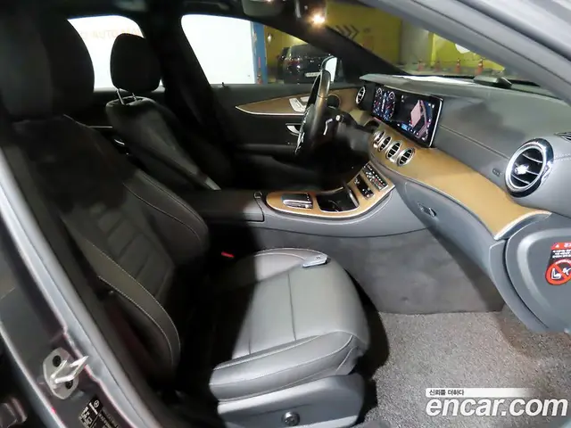 Mercedes-Benz E-Class 2020 2.0 автомат (гидро), миниатюра 11