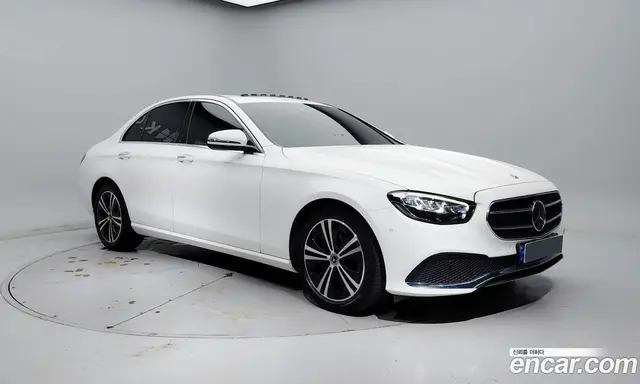 Mercedes-Benz E-Class 2021 2.0 автомат (гидро), миниатюра 3