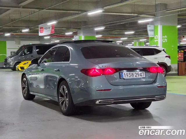Mercedes-Benz E-Class 2025 2.0 автомат (гидро), миниатюра 4