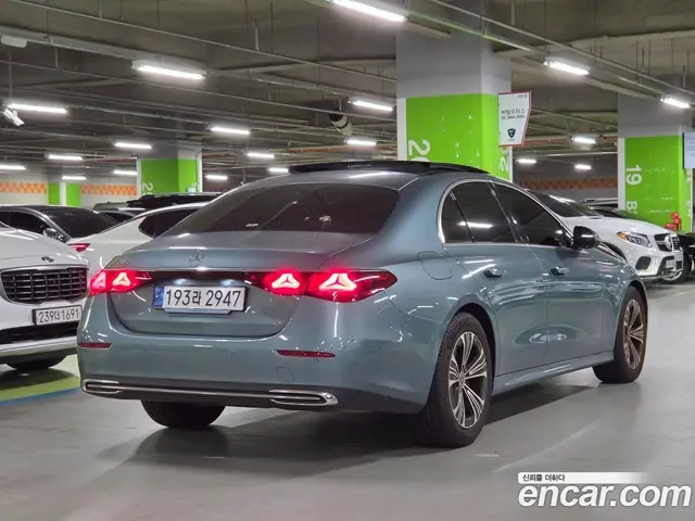 Mercedes-Benz E-Class 2025 2.0 автомат (гидро), миниатюра 6
