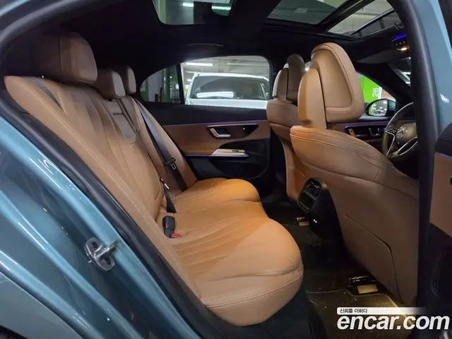 Mercedes-Benz E-Class 2025 2.0 автомат (гидро), миниатюра 10