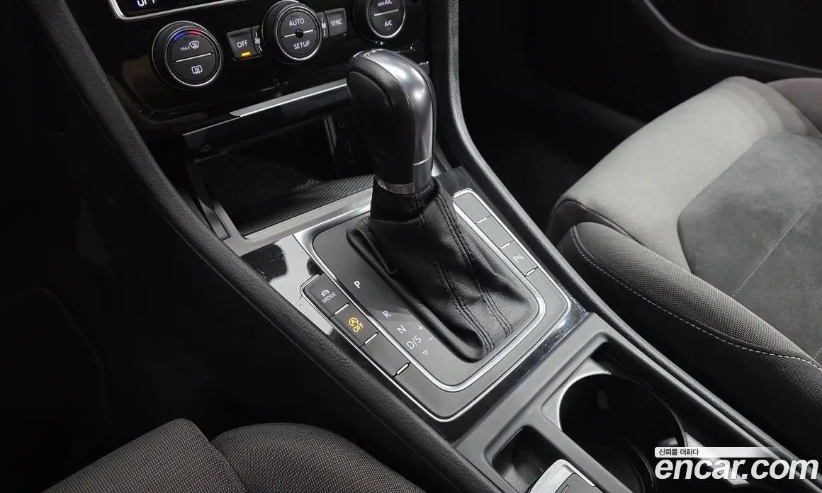 Volkswagen Golf 2013 2.0 автомат (гидро), фото 9