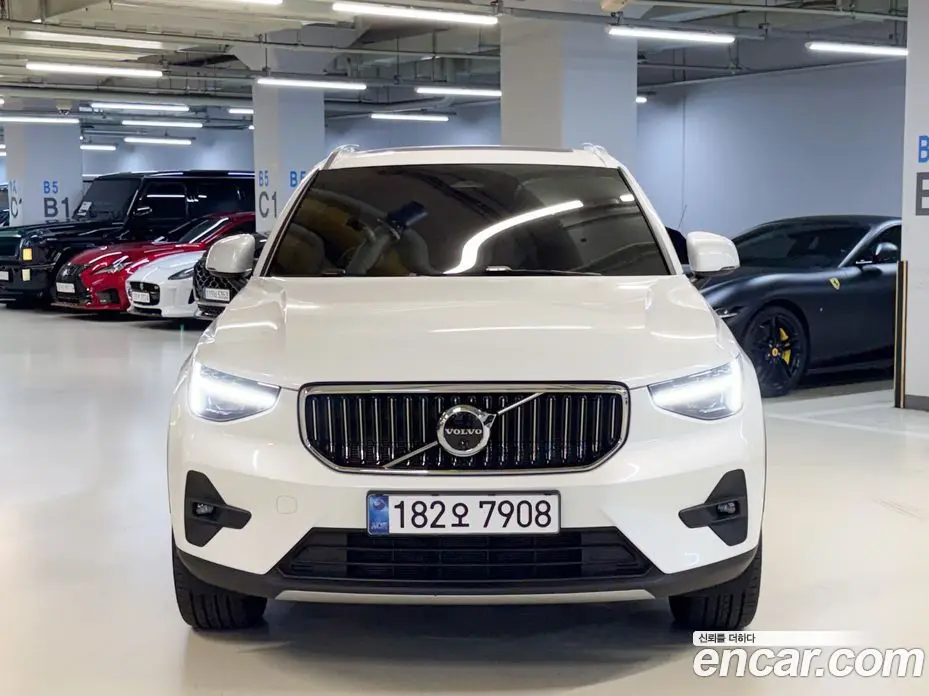 Volvo XC40 2024 2.0 автомат (гидро), фото 2 Volvo XC40 2024 2.0 автомат (гидро), фото 2